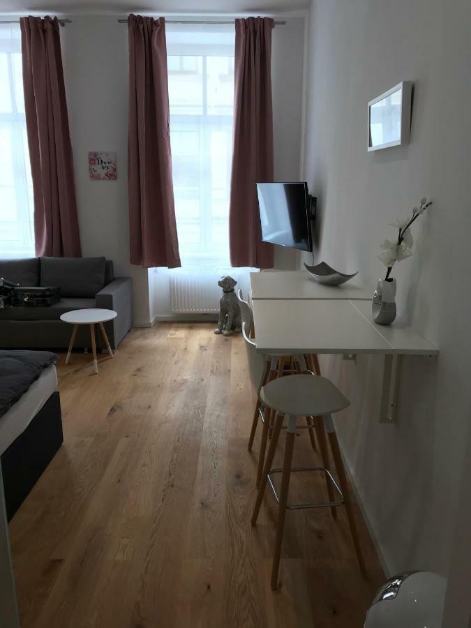 New Apartment City Center Виена Екстериор снимка